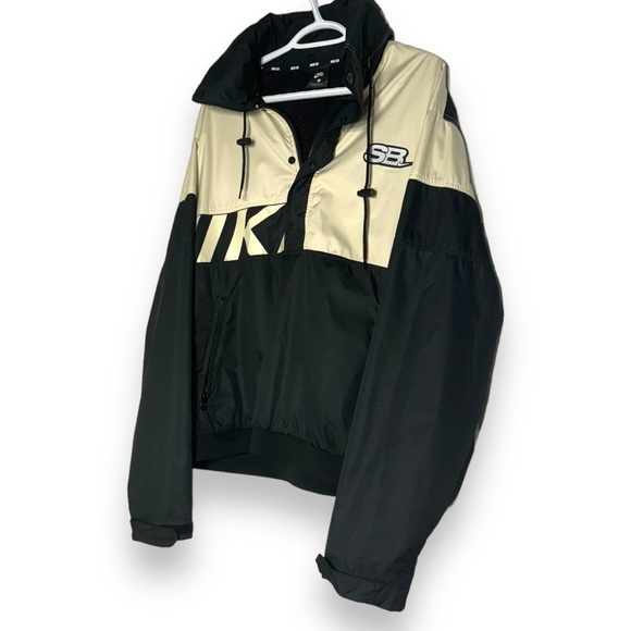 Nike Black and Cream Windbreaker Jacket y2k - Picture 3 of 12